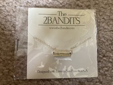 Collana con ciondolo barra