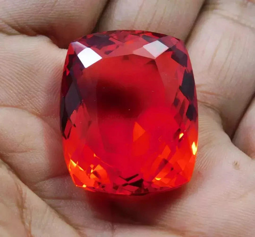 Pietra preziosa taglio cuscino