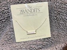 Collana con ciondolo barra